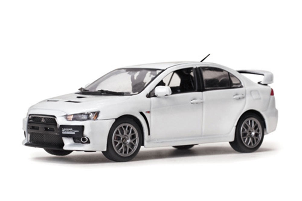 MITSUBISHI LANCER EVO X FINAL EDITION 2015 БЕЛЫЙ МЕТАЛЛИК