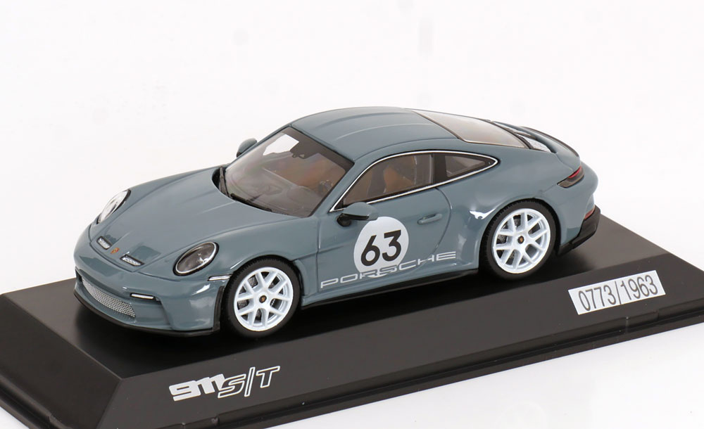 PORSCHE 911 (992) ST 2023 GREY WHITE