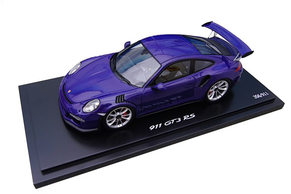 PORSCHE 911 GT3 RS