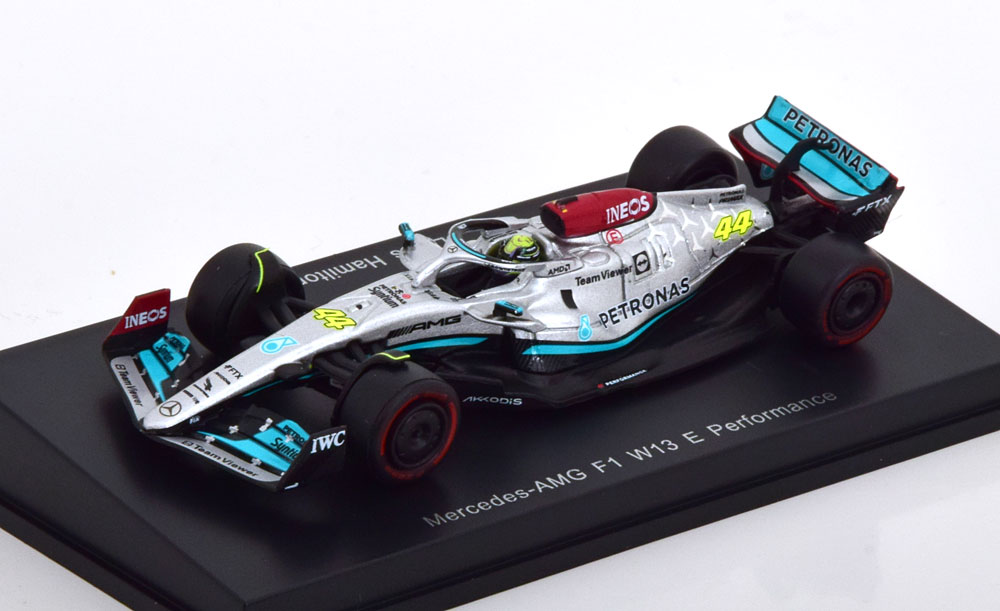 MERCEDES AMG F1 W13 E PERFORMANCE DRIVER: HAMILTON 2022 (ДЛИНА МОДЕЛИ 6-10 СМ)