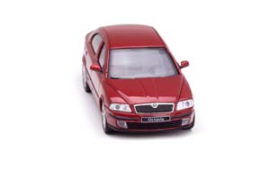 SKODA OCTAVIA 2004 КРАСНЫЙ МЕТАЛЛИК — фото 3