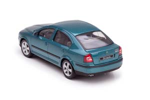 SKODA OCTAVIA 2004 M GREEN ISLAND — фото 6