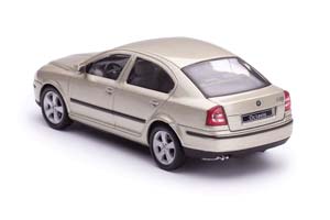SKODA OCTAVIA (2004) SAHARA BEIGE — фото 4