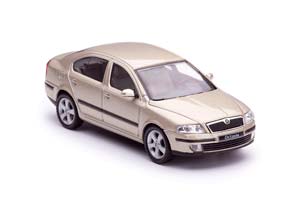 SKODA OCTAVIA 2004 БЕЖЕВЫЙ МЕТАЛЛИК — фото 5
