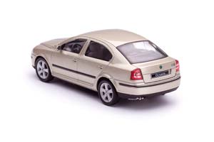 SKODA OCTAVIA 2004 БЕЖЕВЫЙ МЕТАЛЛИК — фото 6