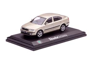 SKODA OCTAVIA 2004 БЕЖЕВЫЙ МЕТАЛЛИК — фото 9