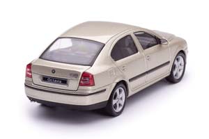SKODA OCTAVIA (2004) SAHARA BEIGE — фото 2