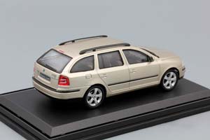 SKODA OCTAVIA COMBI 2004 SAHARA BEIGE METALLIC / ШКОДА ОКТАВИЯ КОМБИ 2004 САХАРА БЕЖЕВЫЙ МЕТАЛЛИК — фото 2