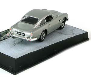 ASTON MARTIN DB5 JAMES BOND GOLDFINGER GREYMETALLIC — фото 2