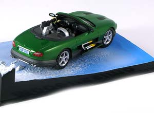 JAGUAR XKR JAMES BOND DIE ANOTHER DAY GREENMETALLIC — фото 2