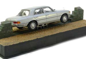 MERCEDES 450 SEL JAMES BOND FOR YOUR EYES ONLY SILVER — фото 2