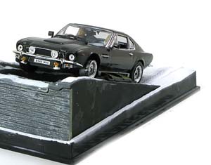 ASTON MARTIN V8 VANTAGE JAMES BOND THE LIVING DAYLIGHTS ANTRACIT — фото 1
