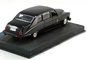 DAIMLER LIMOUSINE JAMES BOND CASINO ROYALE BLACK — фото 2