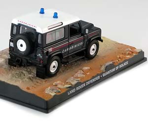 LAND ROVER DEFENDER JAMES BOND QUANTUM OF SOLACE — фото 2