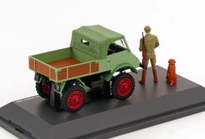 MERCEDES UNIMOG 401 WITH FIGURINES LIGHTGREEN RED — фото 2