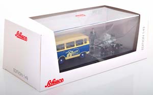FORD FK 1000 BUS WITH TRAILER AND VESPA BLUE CREME — фото 3