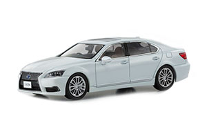 LEXUS LS600HL WHITE