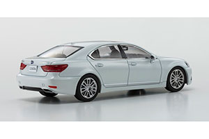 LEXUS LS600HL WHITE — фото 2