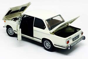 BMW 2002 TII 1971-1975 WHITE — фото 4