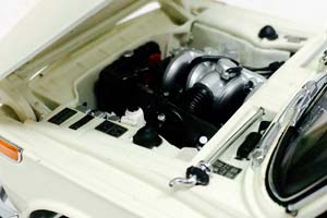 BMW 2002 TII 1971-1975 WHITE — фото 6