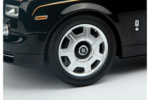 ROLLS-ROYCE PHANTOM EWB 2010 BLACK/GOLD — фото 4