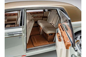 ROLLS-ROYCE PHANTOM EWB 2008 WHITE/GOLD — фото 4