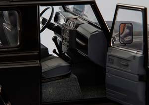 LAND ROVER DEFENDER 90 SANTORINI BLACK — фото 13