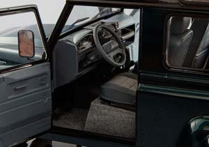 LAND ROVER DEFENDER 90 1984 GREEN METALLIC/BLACK — фото 13