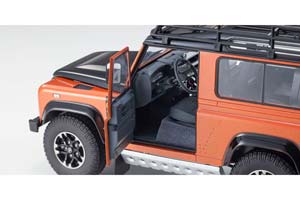 LAND ROVER DEFENDER 90 AVENTURE PHOENIX ORANGE METALLIC ORANGE — фото 5
