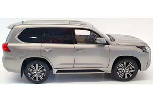 LEXUS LX570 2018 DARK GREY METALLIC — фото 3