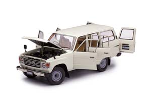 TOYOTA LAND CRUISER 60 БЕЛЫЙ — фото 3