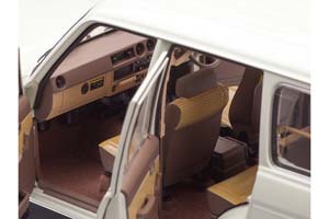 TOYOTA LAND CRUISER 60 БЕЛЫЙ — фото 4