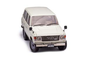 TOYOTA LAND CRUISER 60 БЕЛЫЙ — фото 8