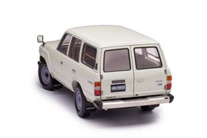 TOYOTA LAND CRUISER 60 БЕЛЫЙ — фото 9