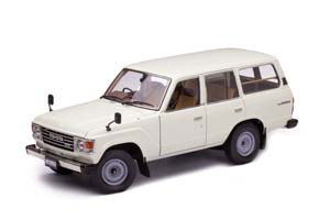TOYOTA LAND CRUISER 60 БЕЛЫЙ