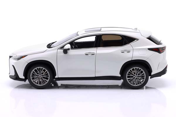 LEXUS NX450H 2022, SONIC QUARTZ — фото 4