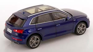 AUDI Q5L S-LINE 2018 DUNKELBALU METALLIC — фото 2