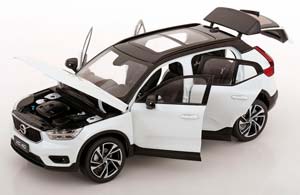 VOLVO XC40 2018 WHITE METALLIC — фото 3
