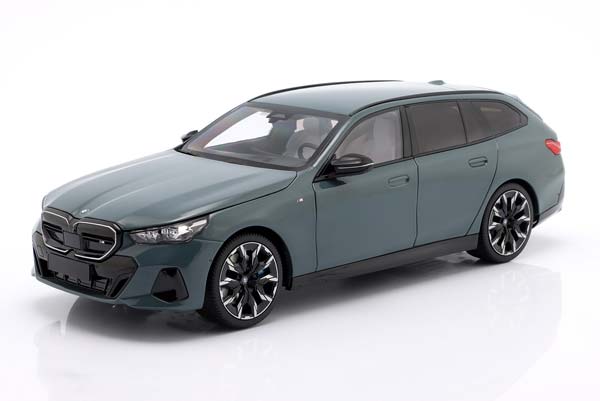 BMW I5 M60 TOURING 2026 GREEN METALLIC / БМВ АЙ5 М60 ЗЕЛЕНЫЙ