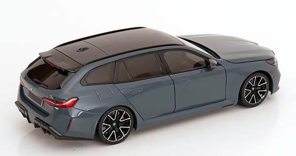 BMW M5 TOURING 2024 GREY METALLIC / БМВ M5 ТУРИНГ СЕРЫЙ МЕТАЛЛИК — фото 2