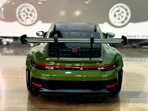 PORSCHE 911 (992) GT3RS 2024 NATO OLIVE/BLACK WHEELS / ПОРШЕ 911 992 GT3 RS NATO ОЛИВКОВЫЙ/ЧЕРНЫЕ КОЛЕСА — фото 6