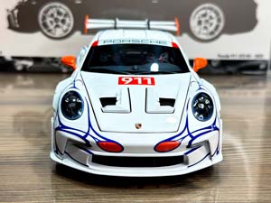 PORSCHE 911 (992) GT3RS 2023 WHITE/ORANGE DECOR / ПОРШЕ 911 992 GT3 RS БЕЛЫЙ/ОРАНЖЕВЫЙ ДЕКОР — фото 2