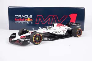 RED BULL ORACLE RACING RB21 MAX VERSTAPPEN WINNER JAPAN GP 2025 #1 — фото 13