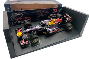 RED BULL 2011 SHOWCAR S.VETTEL WORLD CHAMPION #1 L.E 2011 / RED BULL 2011 SHOWCAR С.ФЕТТЕЛЬ ЧЕМПИОН МИРА #1 L.E 2011 — фото 2
