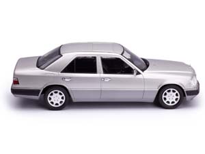 MERCEDES E-KLASSE 1993 W124 ASTRAL SILVER / МЕРСЕДЕС Е-КЛАСС СЕРЕБРИСТЫЙ — фото 4