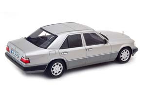 MERCEDES E-KLASSE 1993 W124 ASTRAL SILVER / МЕРСЕДЕС Е-КЛАСС СЕРЕБРИСТЫЙ — фото 2