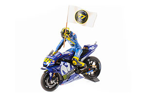 YAMAHA YZR-M1 MOVISTAR YAMAHA VALENTINO ROSSI MOTOGP CATALUNYIA 2018 W/ FIGURINE W/ FLAG