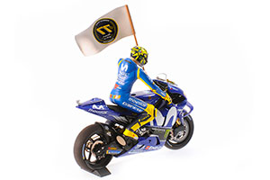 YAMAHA YZR-M1 MOVISTAR YAMAHA VALENTINO ROSSI MOTOGP CATALUNYIA 2018 W/ FIGURINE W/ FLAG — фото 2