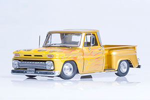 CHEVROLET C-10 STEPSIDE PICK-UP LOWRIDER 1965 METALLIC GOLD — фото 5