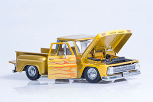CHEVROLET C-10 STEPSIDE PICK-UP LOWRIDER 1965 METALLIC GOLD — фото 9